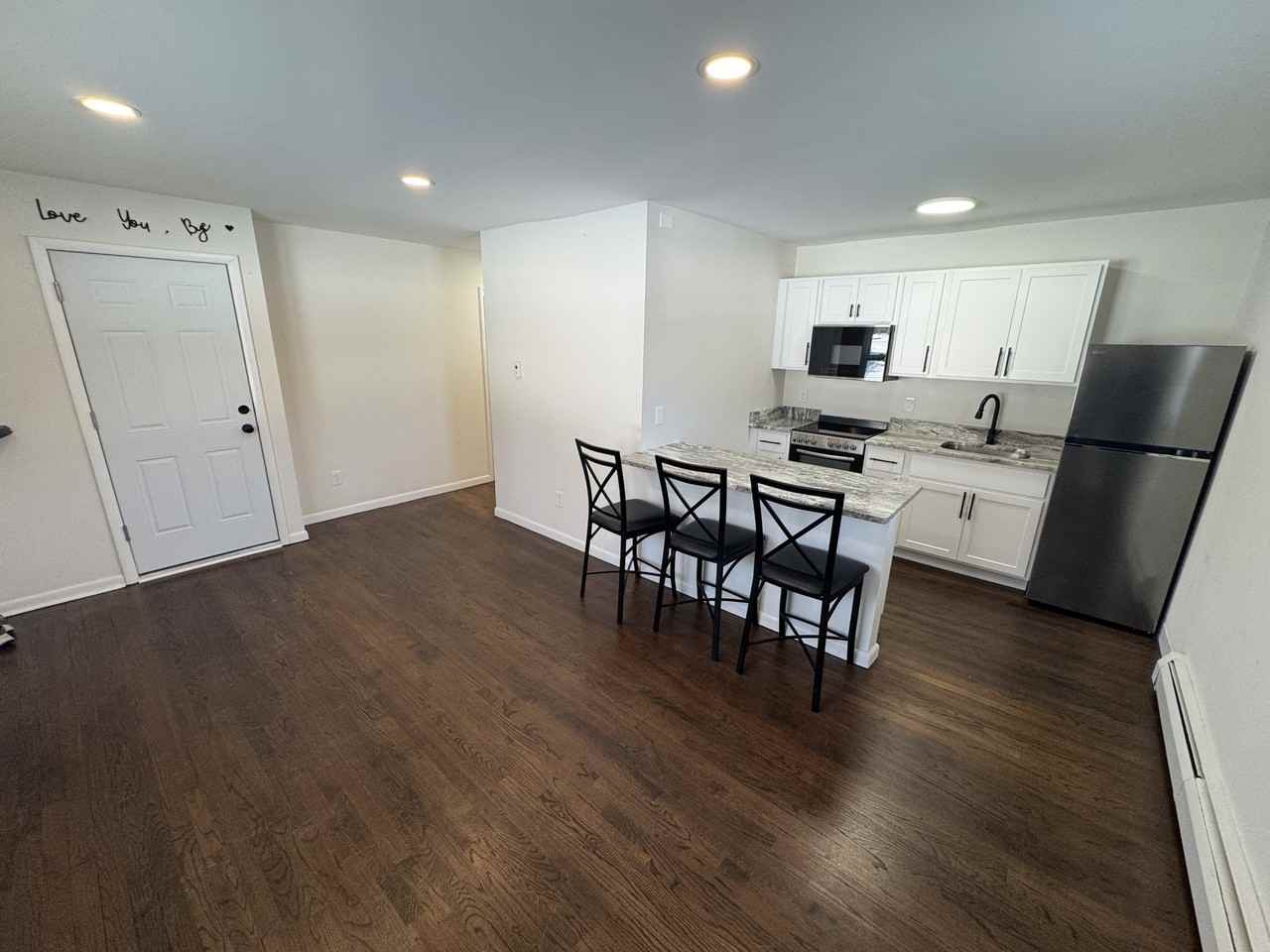 98 East Market Street - Photo 5 of 17