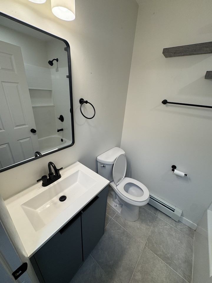 98 East Market Street - Photo 7 of 14