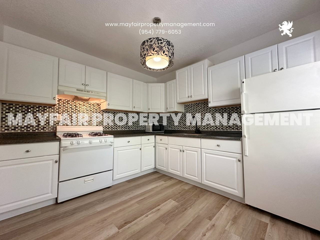 304 2nd Avenue South - Photo 4 of 18