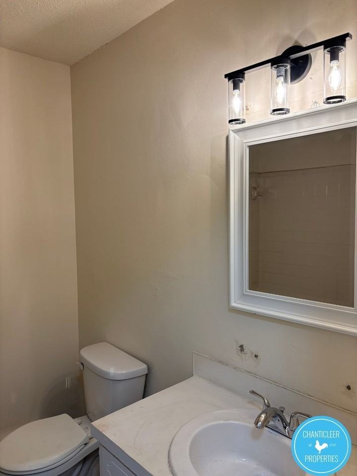 839 East Lafayette Street - Photo 7 of 10