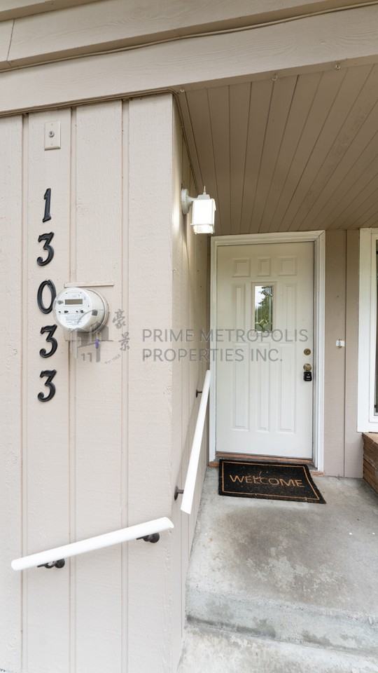 13033 27th Ave Ne #1 - Photo 2 of 21