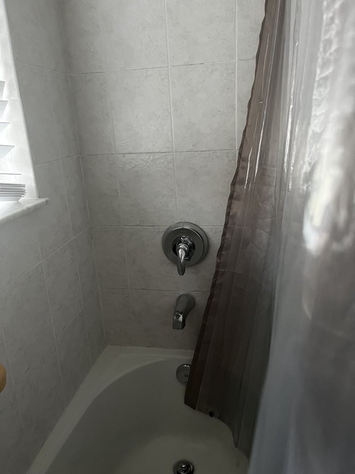 19000 Southwest 74th Avenue - Photo 4 of 5