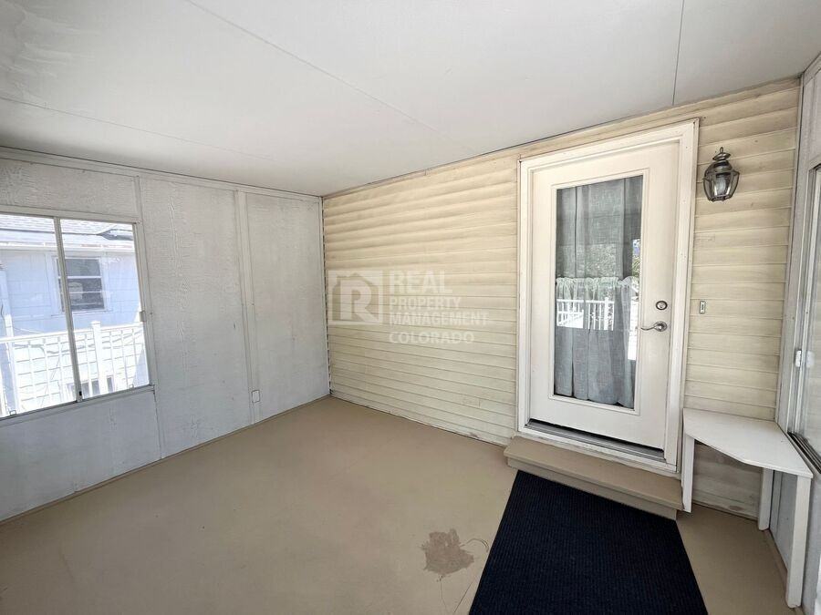 1220 N Weber St - Photo 3 of 18