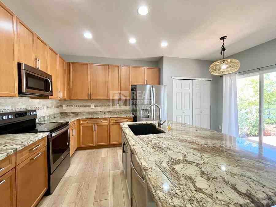 1316 S Duquesne Cir - Photo 2 of 20