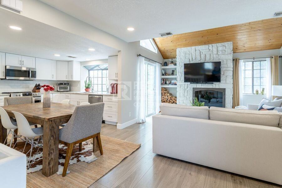 12406 E Pacific Cir #D - Photo 4 of 31