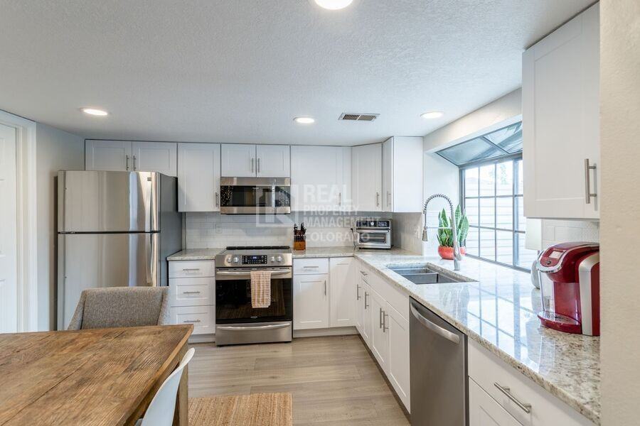 12406 E Pacific Cir #D - Photo 6 of 31
