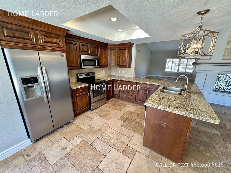 10570 E San Salvador Dr - Photo 5 of 26