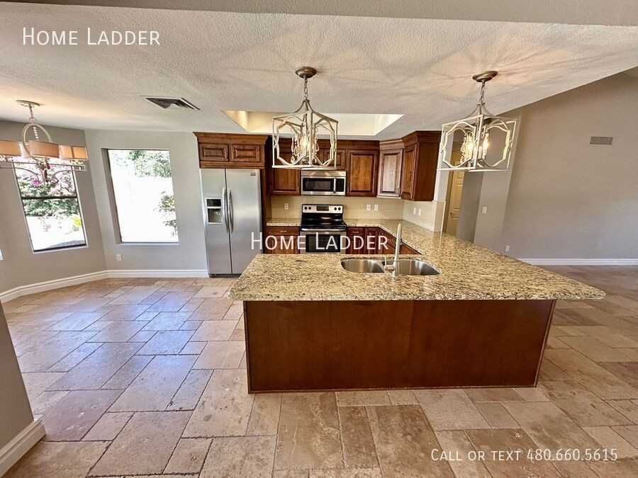 10570 E San Salvador Dr - Photo 6 of 26