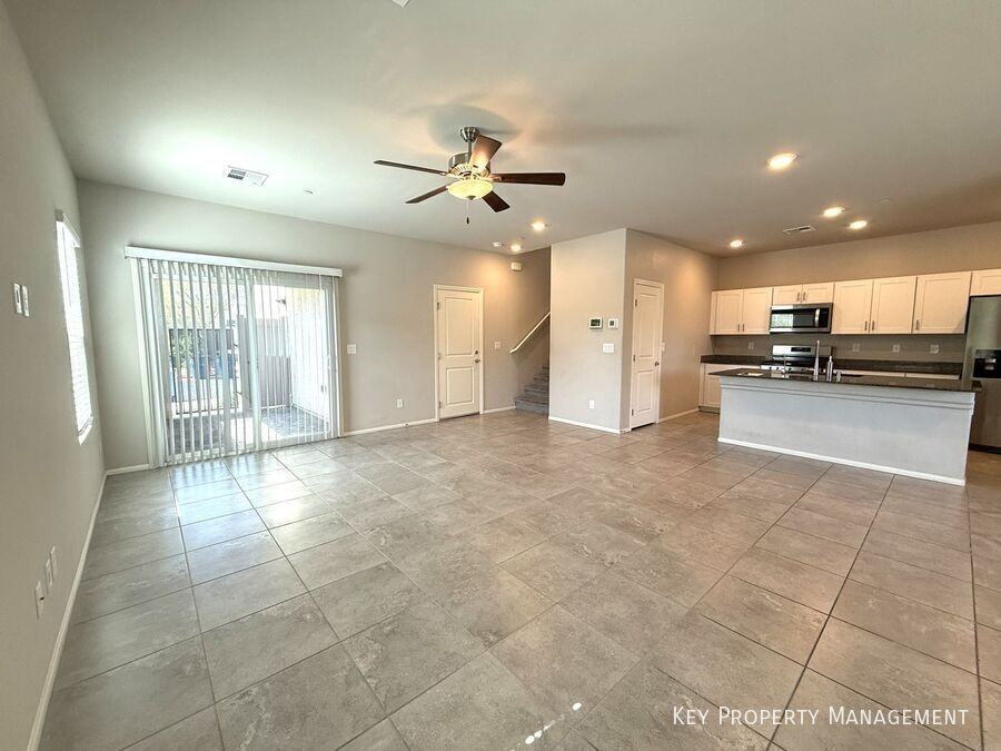 522 Spy Rock Ave - Photo 2 of 22
