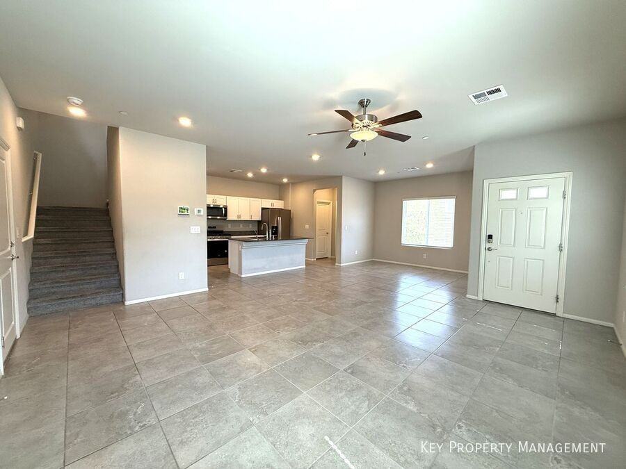 522 Spy Rock Ave - Photo 3 of 22