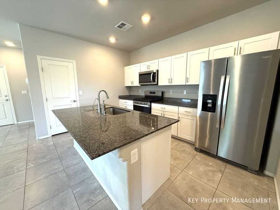 522 Spy Rock Ave - Photo 5 of 22
