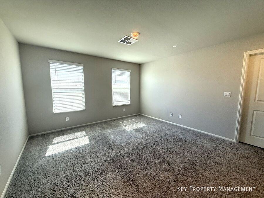 522 Spy Rock Ave - Photo 7 of 22