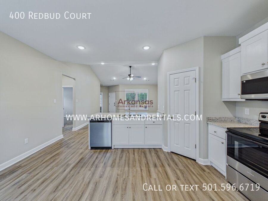 400 Redbud Court - Photo 4 of 17