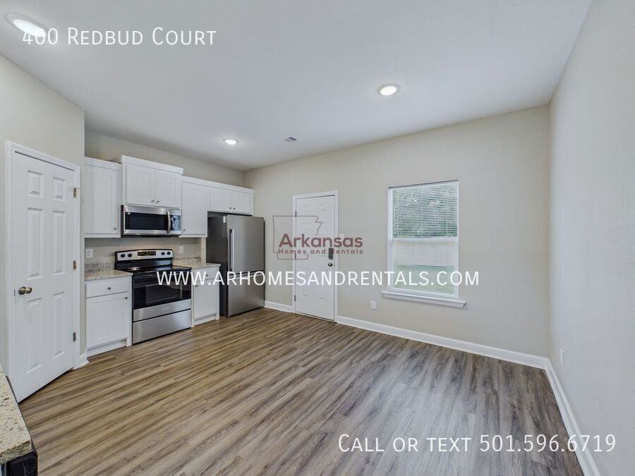 400 Redbud Court - Photo 5 of 17