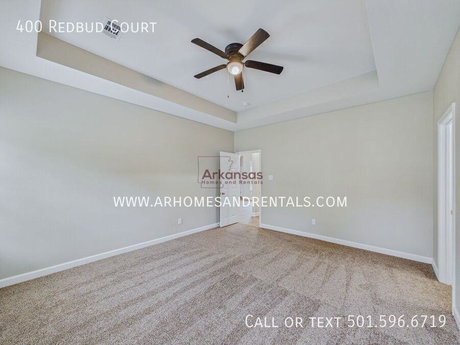 400 Redbud Court - Photo 7 of 17