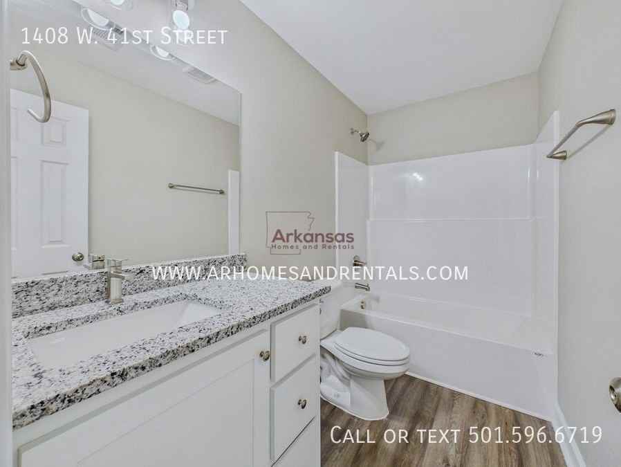 1408 W 41st St - Photo 5 of 13