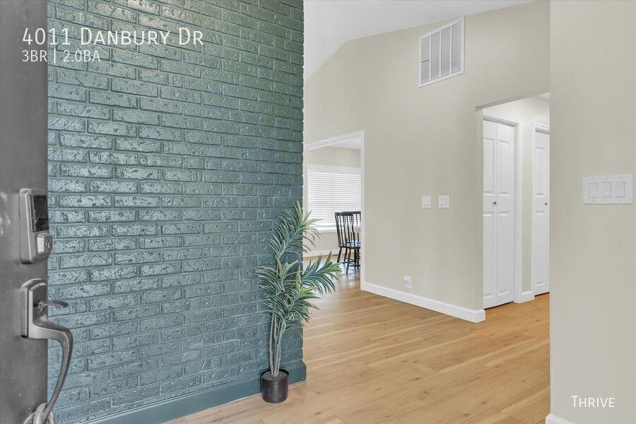 4011 Danbury Dr - Photo 4 of 27
