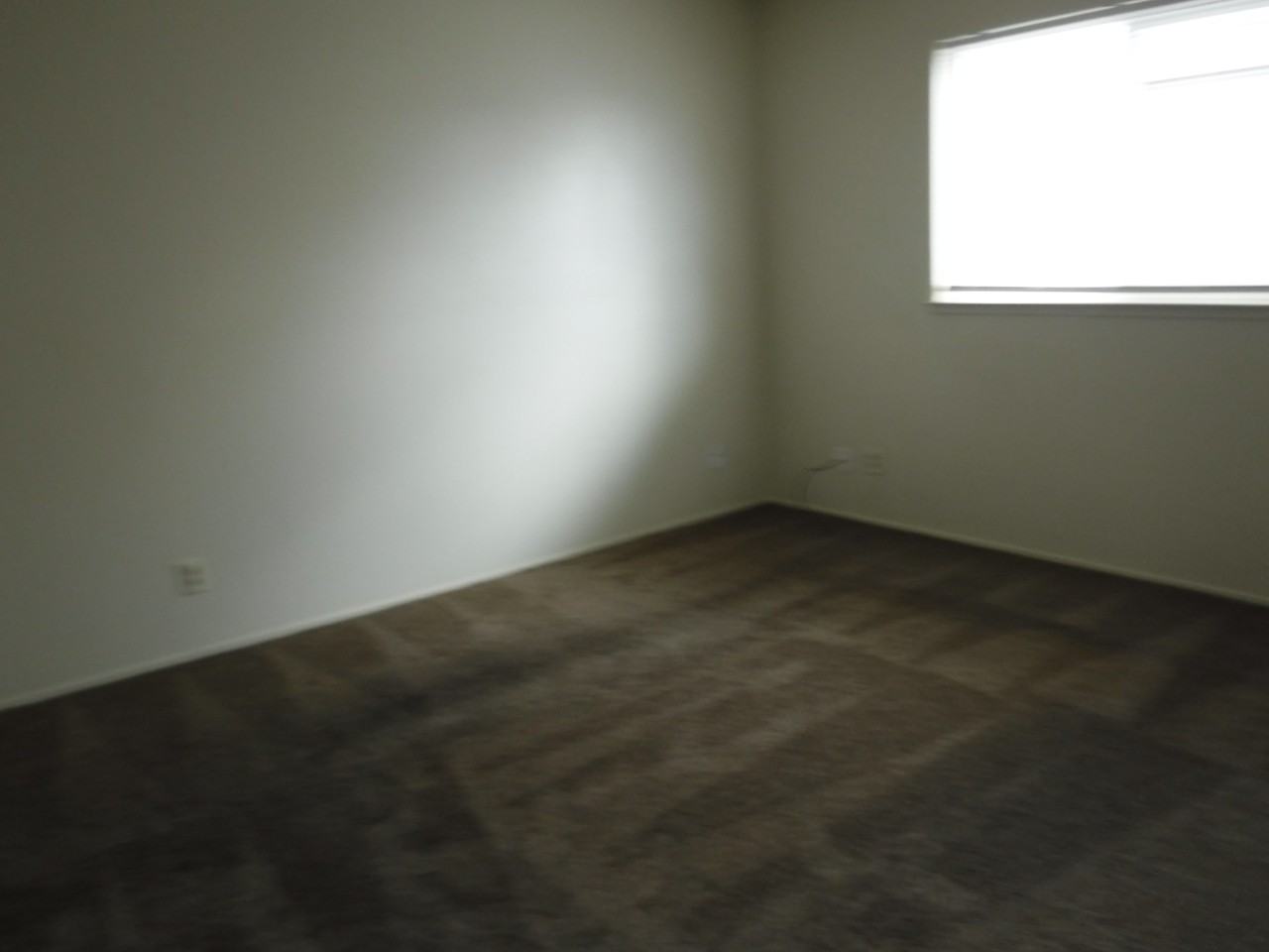 1348 Hobart Drive - Photo 5 of 7