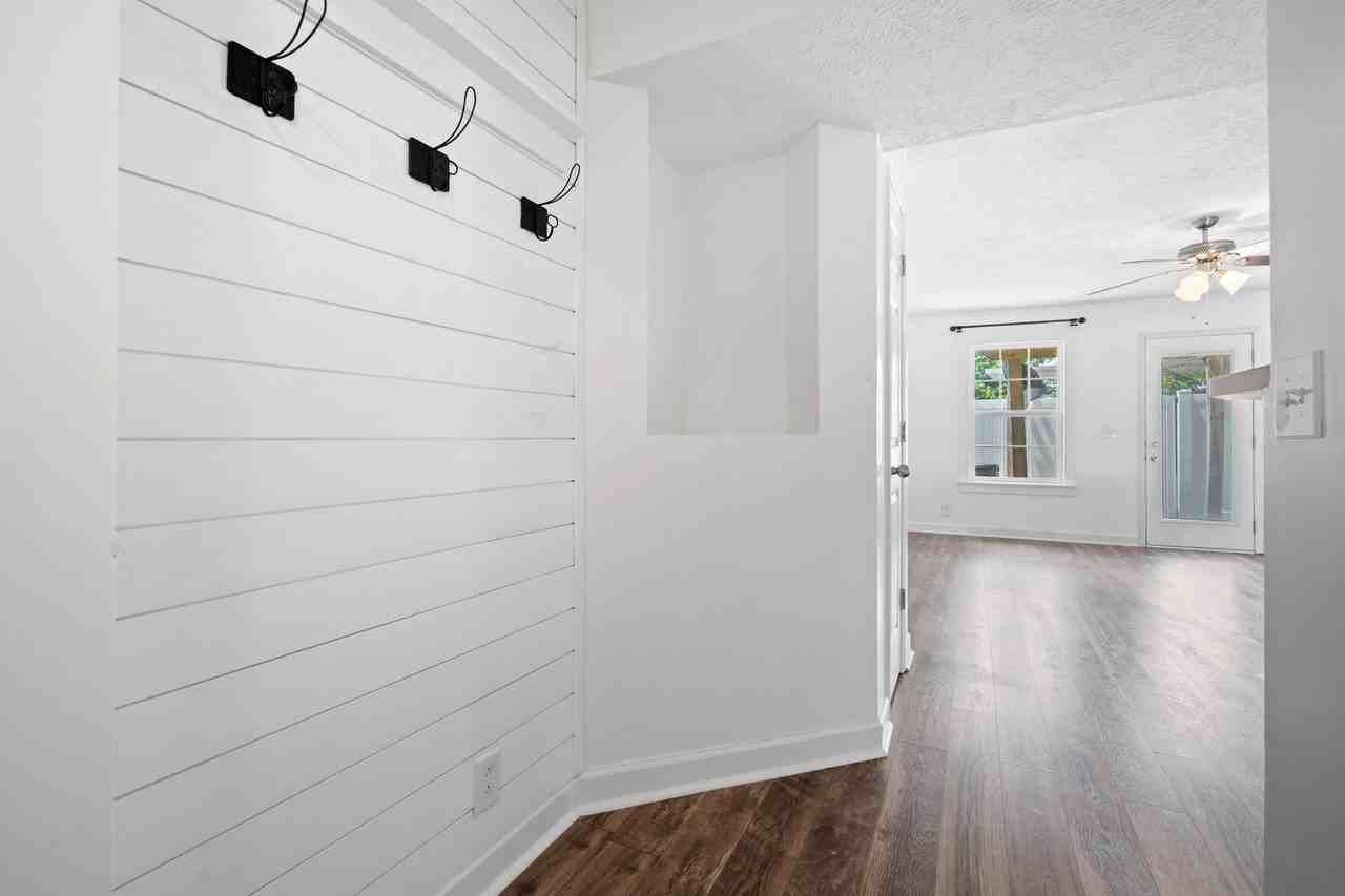 2128 Victory Gallop Ln - Photo 5 of 32