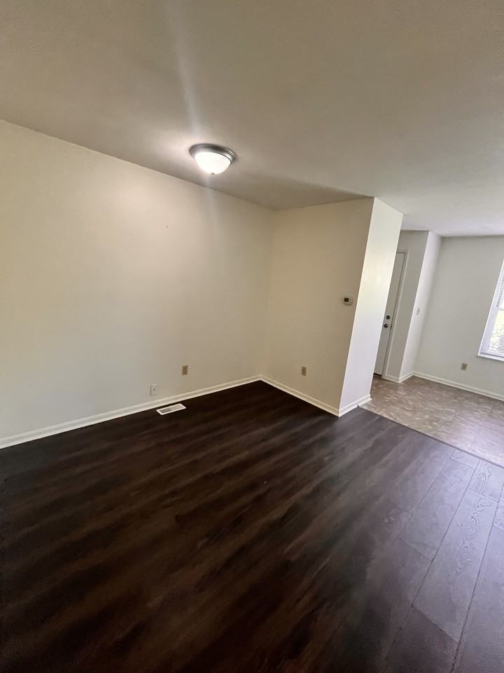 5626 Elgin Roof Drive - Photo 3 of 7