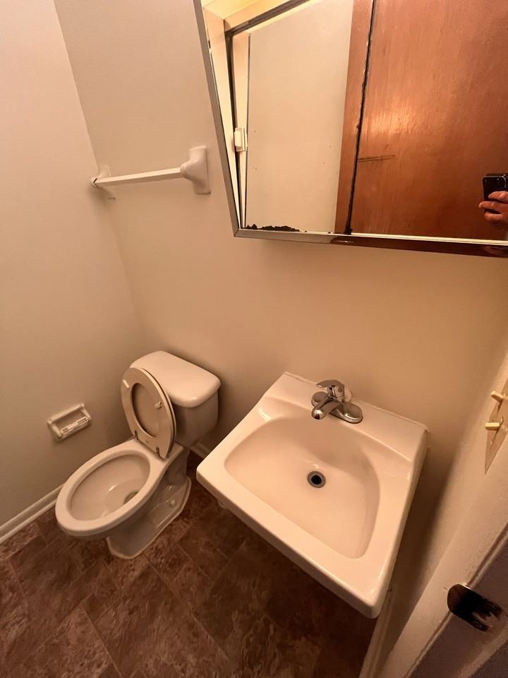 5626 Elgin Roof Drive - Photo 5 of 7