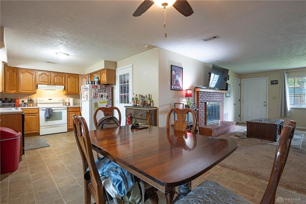 407 Heather Street - Photo 6 of 19