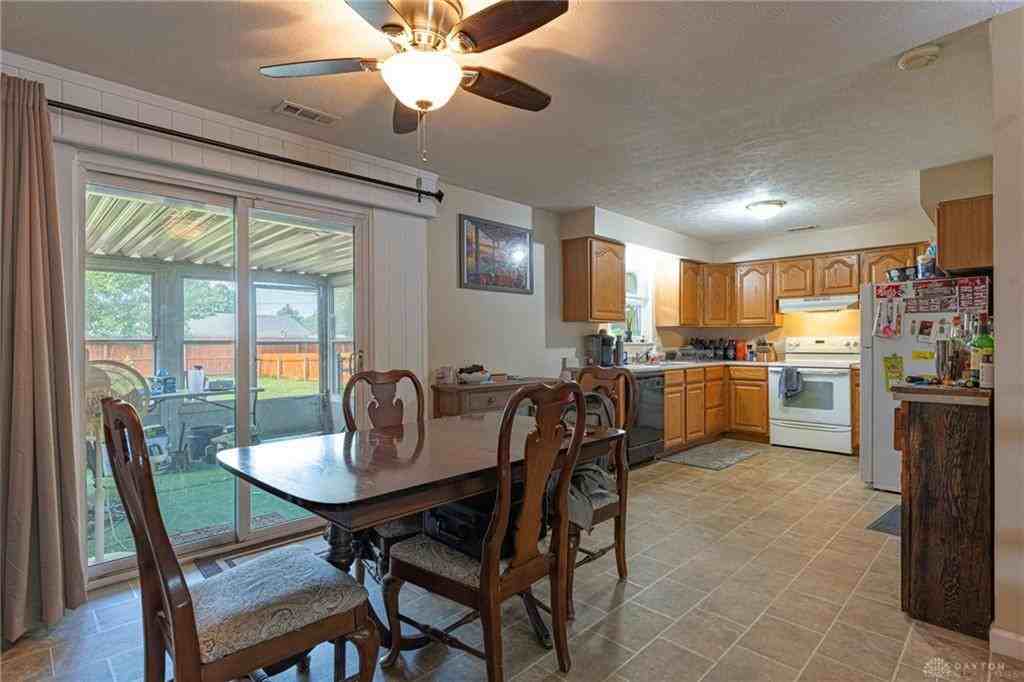 407 Heather Street - Photo 7 of 19