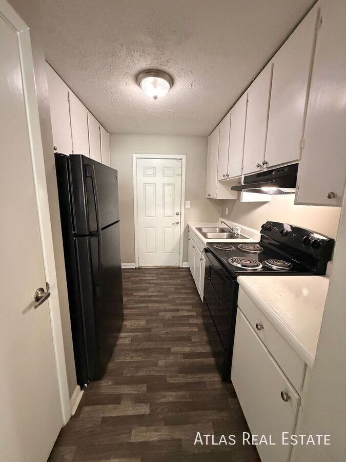 156 Elkview Ct - Photo 2 of 15