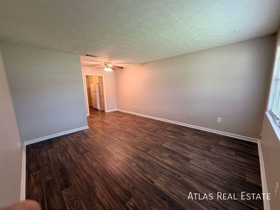 270 Amethyst Dr - Photo 4 of 18