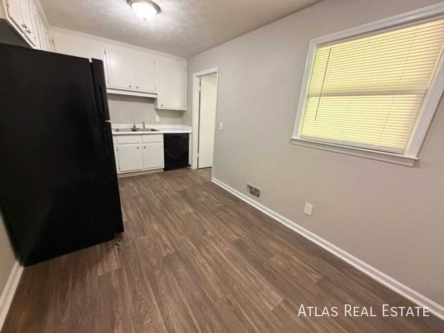 345 Lexington Hts - Photo 2 of 25