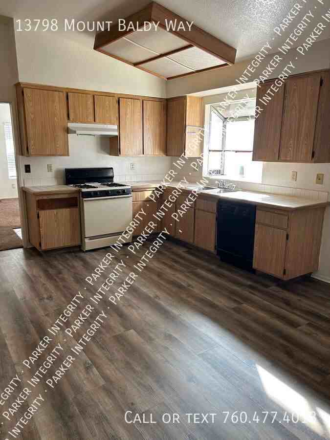 13798 Mount Baldy Way - Photo 5 of 11