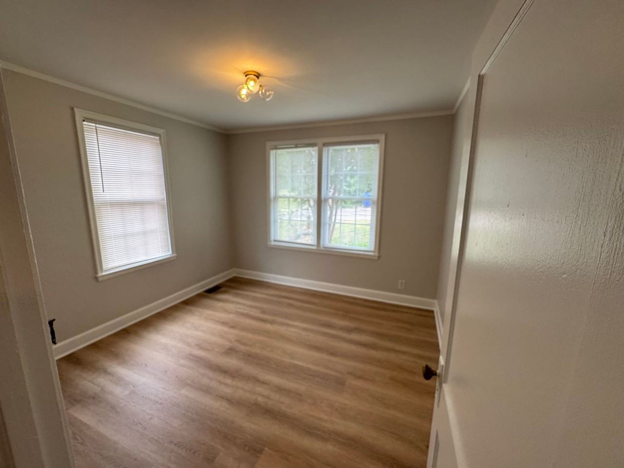3027 Lindsay St - Photo 6 of 9