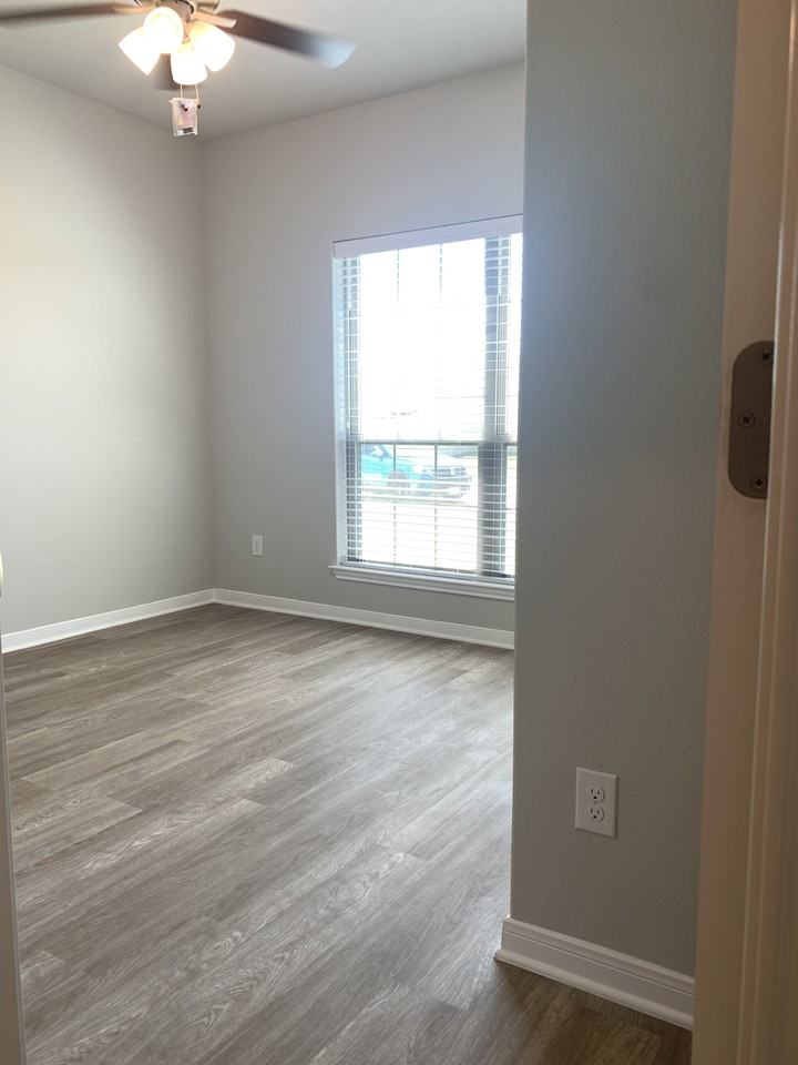 1345 Aurora Grove Bnd #1 - Photo 4 of 19