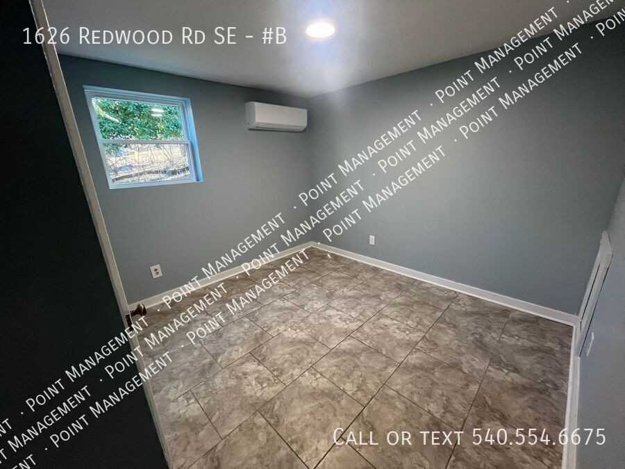 1626 Redwood Rd Se #B - Photo 3 of 7