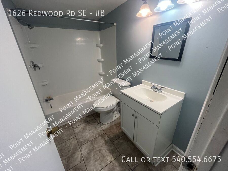 1626 Redwood Rd Se #B - Photo 4 of 7