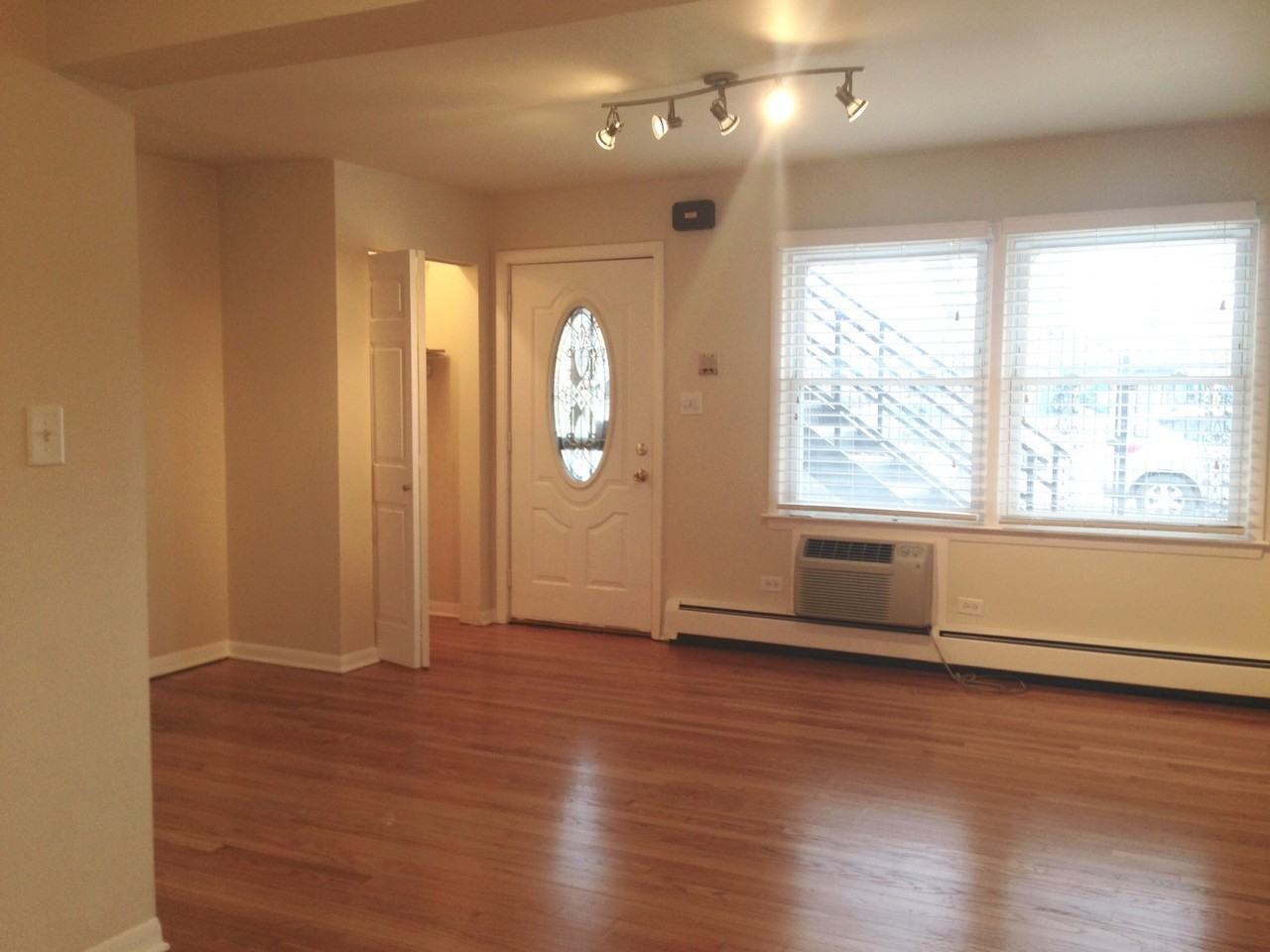 4700 N Ashland Ave #2 - Photo 3 of 14