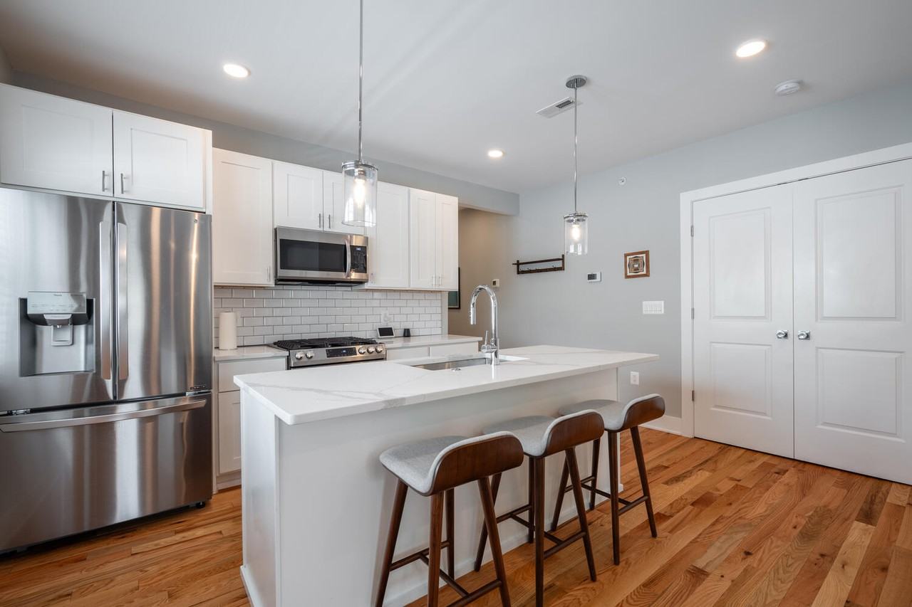 714 11th St Ne #302 - Photo 6 of 48