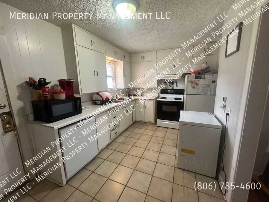 3704 25th St - Photo 7 of 9