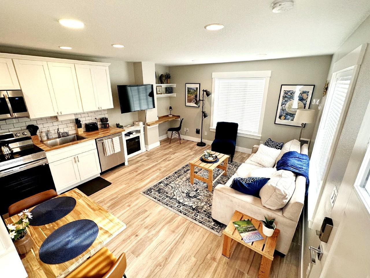 6842 N Mears St #B - Photo 3 of 21