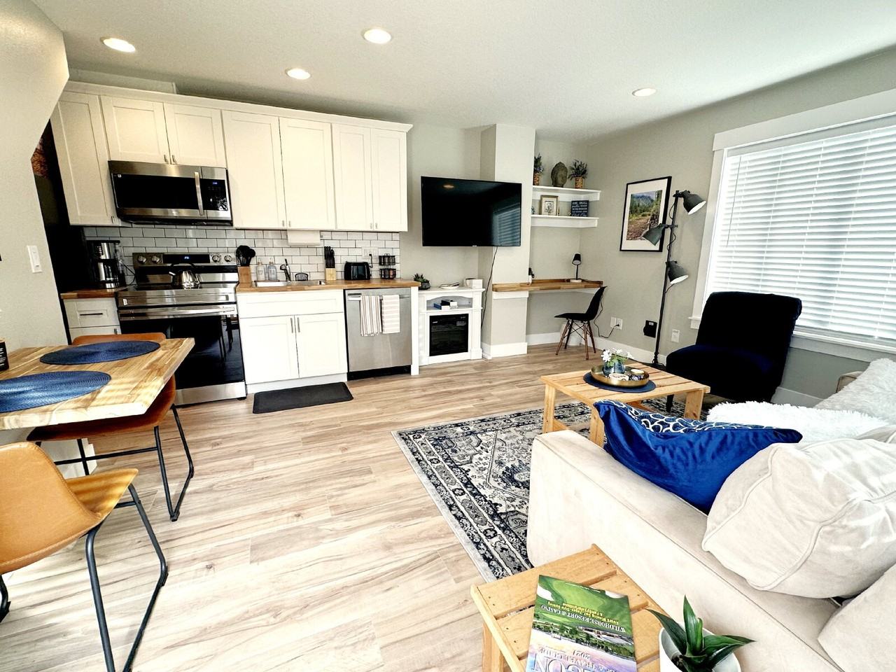 6842 N Mears St #B - Photo 5 of 21