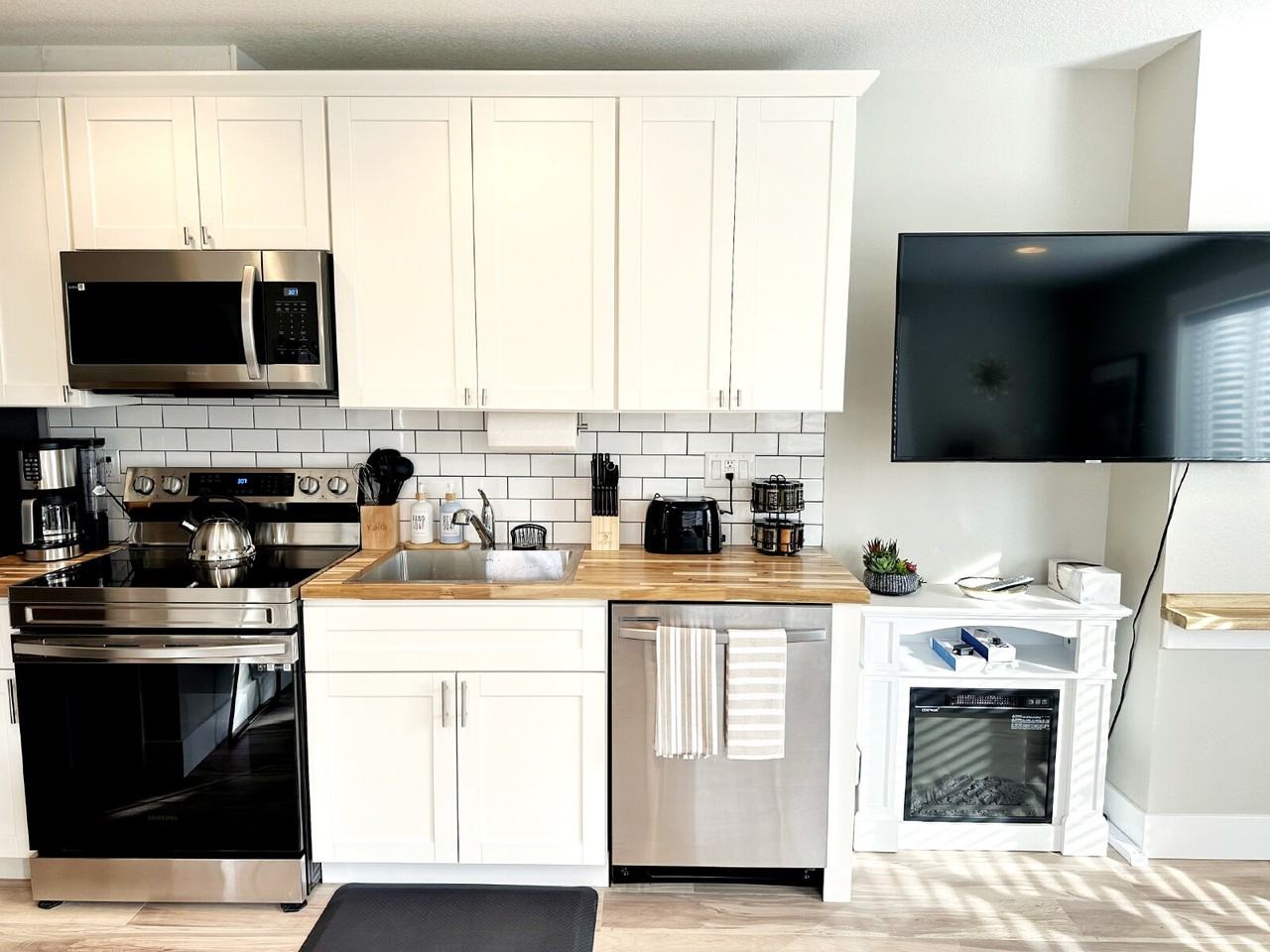 6842 N Mears St #B - Photo 6 of 21