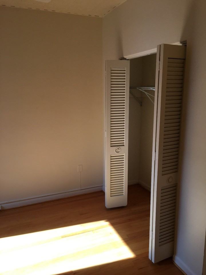 933 Saint Paul St #B5 - Photo 4 of 12