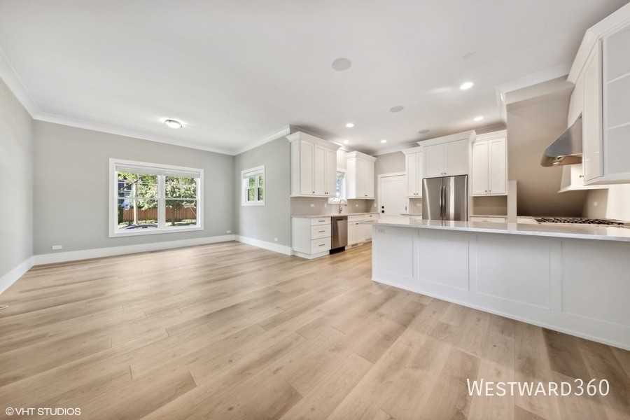 240 S Brainard Ave #2 - Photo 3 of 21