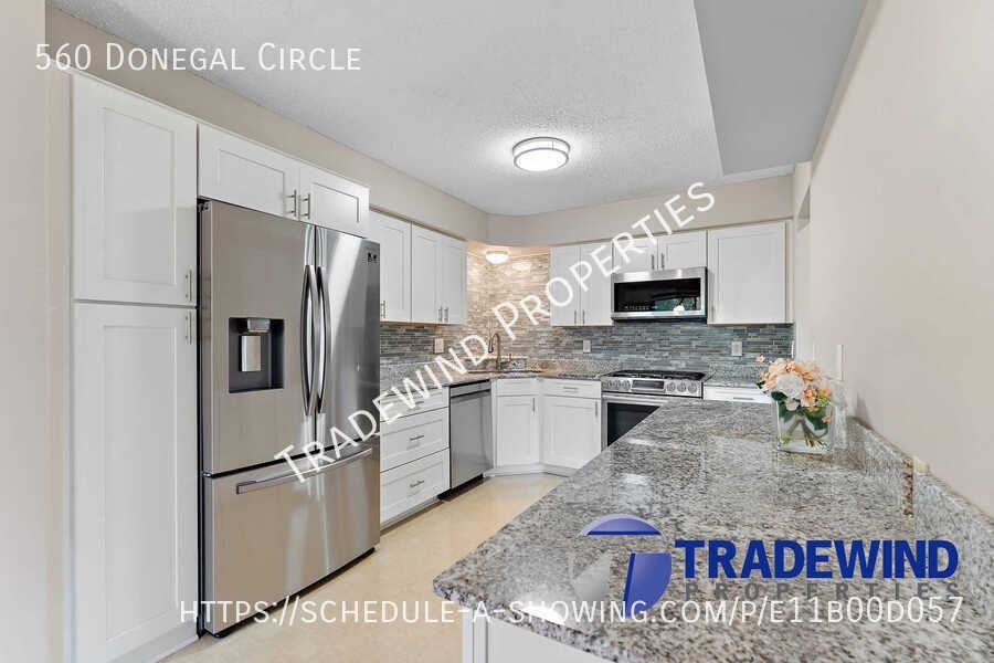 560 Donegal Cir - Photo 2 of 25