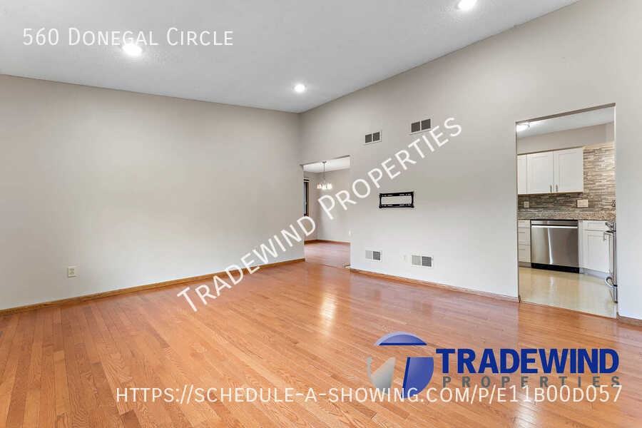 560 Donegal Cir - Photo 6 of 25