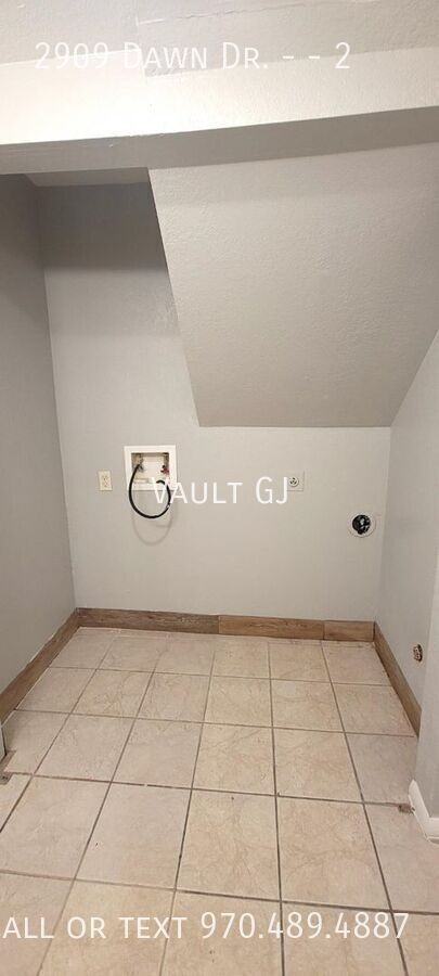 2909 Dawn Dr #2 - Photo 4 of 8