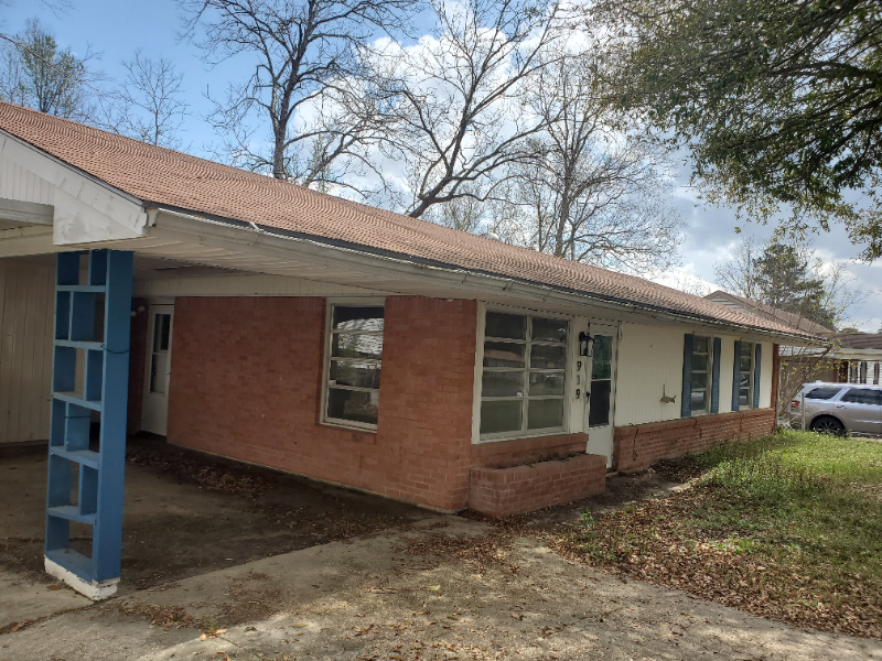 919 Kings Rd - Photo 2 of 9