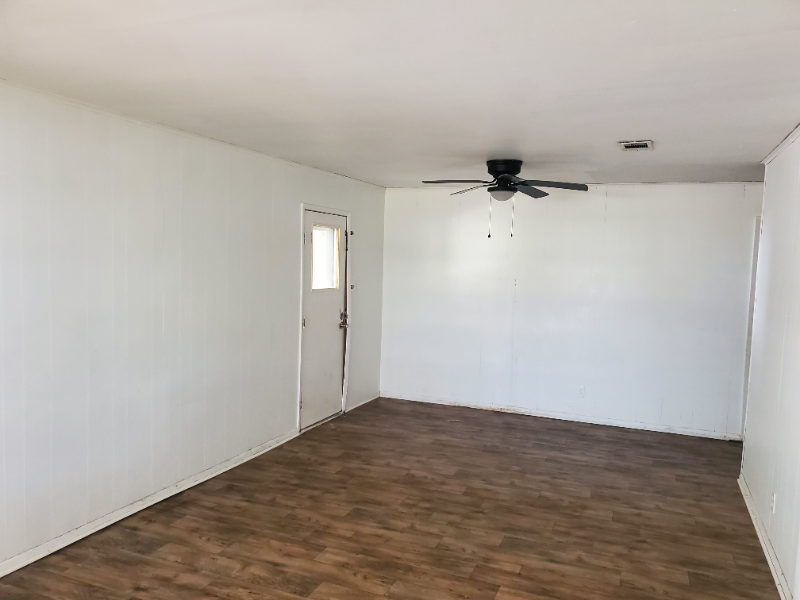 919 Kings Rd - Photo 3 of 9