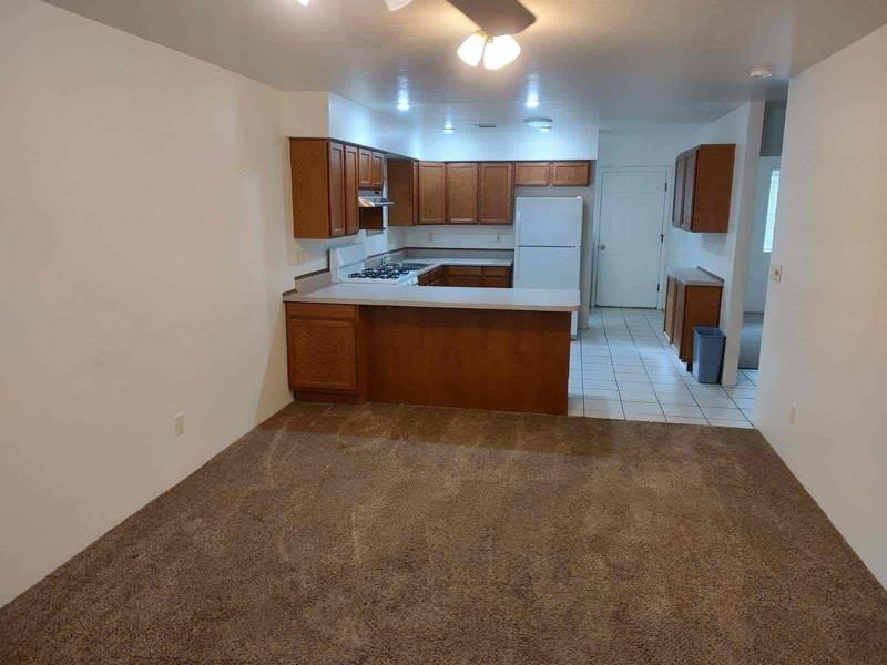878 Valley St #B - Photo 2 of 15