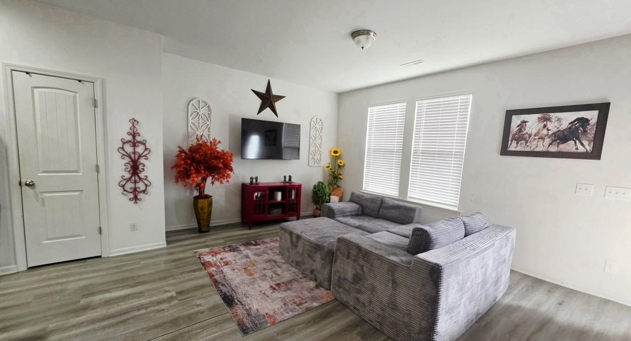 3256 Tracer Dr - Photo 4 of 18
